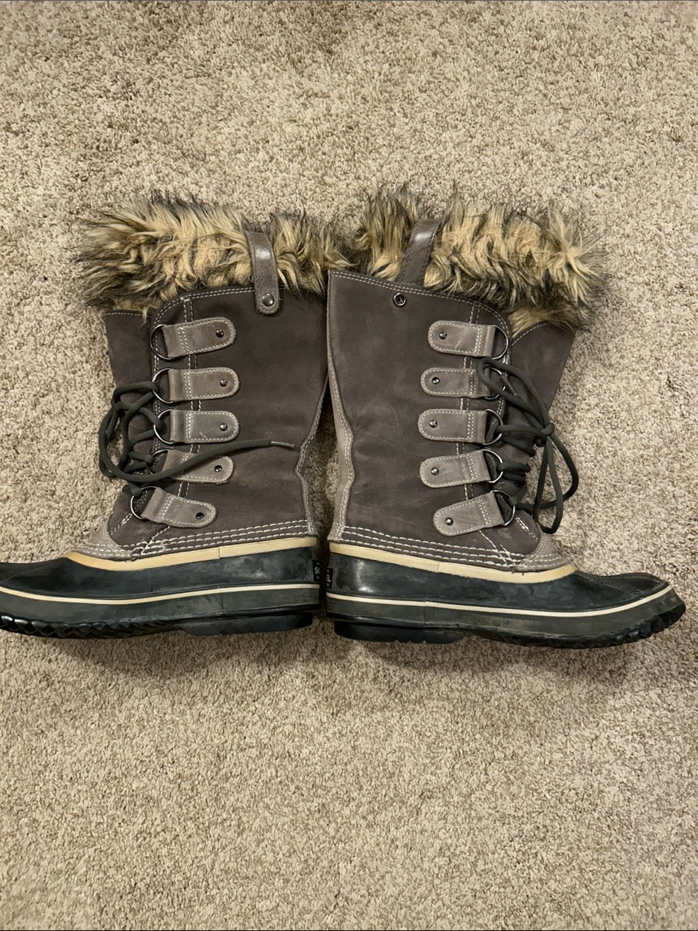 Sorel Women's Brown Faux-Fur Winter Lace-Up Boots. 10. Or men, size 8.